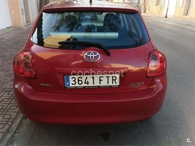Usado Toyota Auris Luna 126 CV (92 kW) 2007 Rojo Utilitario