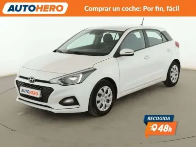 Usado Hyundai i20 75 CV (55 kW) 2019 Blanco Utilitario