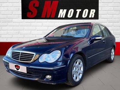 Usado Mercedes C220 Elegance 150 CV (110 kW) 2004 Azul Berlina