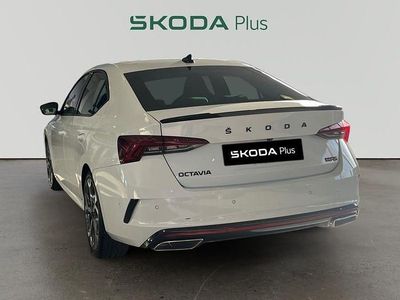 Usado Skoda Octavia RS 245 CV (180 kW) 2021 Blanco