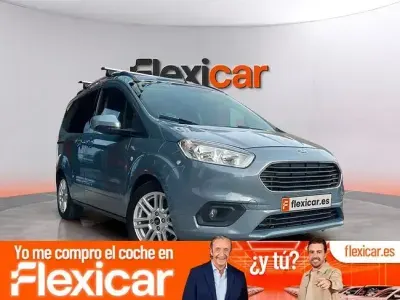 Usado Ford Tourneo Courier Ambiente 100 CV (73 kW) 2018 Azul Monovolumen