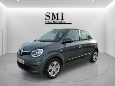 Usado Renault Twingo Intens 75 CV (55 kW) 2021 Gris / plata Utilitario