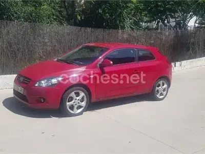 Usado Kia ProCeed 143 CV (105 kW) 2009 Rojo Utilitario