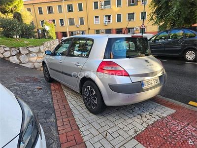 Usado Renault Mégane II Dynamique 85 CV (62 kW) 2007 Gris / plata Berlina