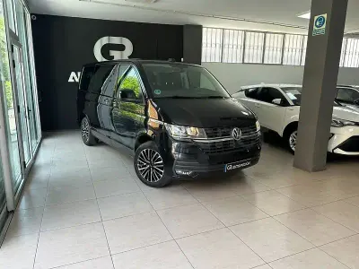 Usado VW Caravelle 110 CV (80 kW) 2023 Negro Van