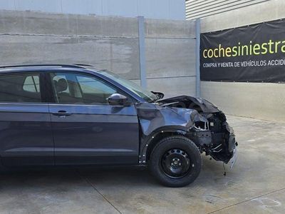 Usado VW T-Cross Advance 110 CV (80 kW) 2023 Gris / plata SUV