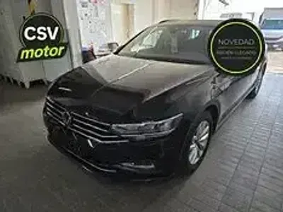 Usado VW Passat Executive 150 CV (110 kW) 2024 Negro Familiar