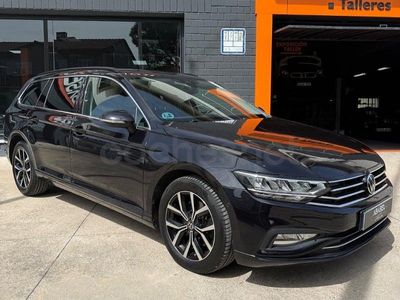 Usado VW Passat Executive 122 CV (89 kW) 2020 Negro Familiar