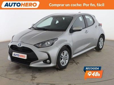 Usado Toyota Yaris Hybrid Active 116 CV (85 kW) 2022 Gris Berlina
