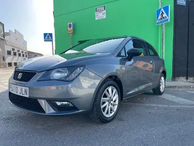 Usado Seat Ibiza SC Style 105 CV (77 kW) 2016 Gris / plata Utilitario