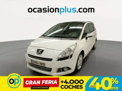 Usado Peugeot 5008 Allure 156 CV (114 kW) 2012 Blanco Monovolumen