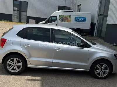Usado VW Polo 75 CV (55 kW) 2010 Gris / plata Utilitario