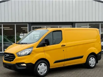 Usado Ford Transit Custom Ambiente 131 CV (96 kW) 2019 Amarillo Van