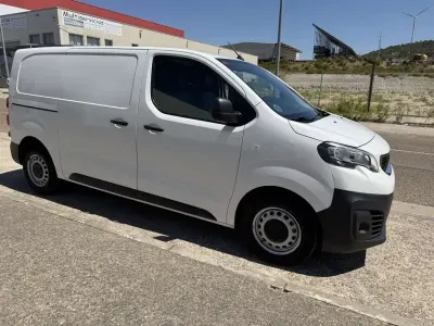 Usado Peugeot Traveller Allure 145 CV (106 kW) 2020 Blanco Monovolumen
