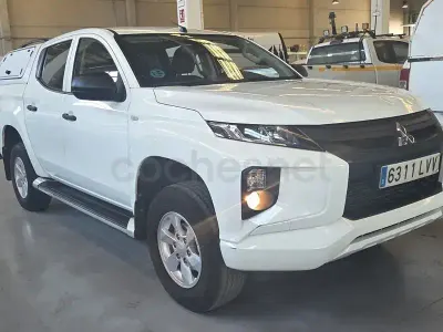 Usado Mitsubishi L200 150 CV (110 kW) 2022 Blanco Pickup/Camioneta