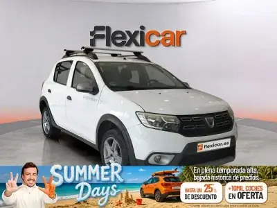 Usado Dacia Sandero Comfort 90 CV (66 kW) 2018 Blanco Berlina