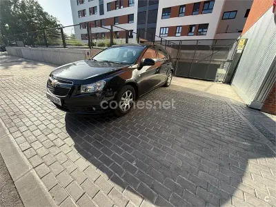 Usado Chevrolet Cruze LT 163 CV (119 kW) 2012 Negro Berlina