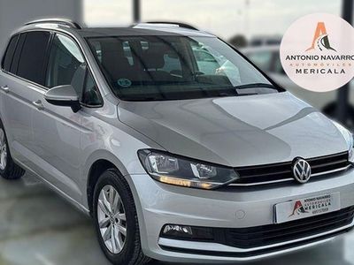 Usado VW Touran Advance 115 CV (84 kW) 2017 Gris Monovolumen