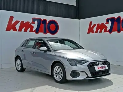 Usado Audi A3 110 CV (80 kW) 2023 Gris / plata Berlina