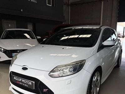 Usado Ford Focus ST 250 CV (183 kW) 2013 Blanco
