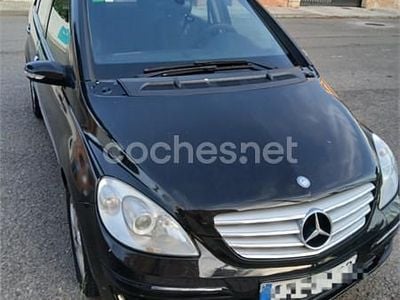 Mercedes B200