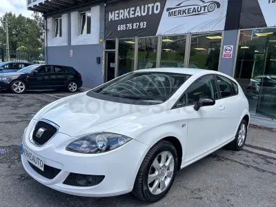 Usado Seat Leon Stylance 105 CV (77 kW) 2008 Blanco Utilitario