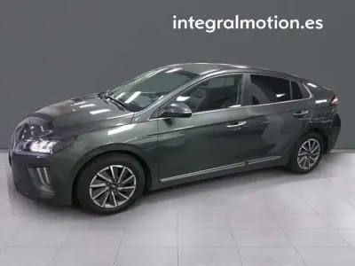 Usado Hyundai Ioniq Style 100 kW (136 CV) 2021 Gris Utilitario