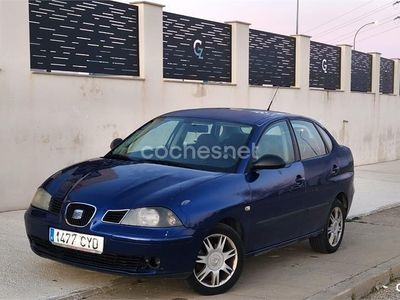 Usado Seat Cordoba 110 CV (80 kW) 2004 Azul Berlina