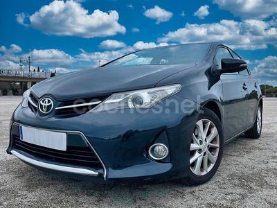 Usado Toyota Auris Active 90 CV (66 kW) 2016 Azul Berlina