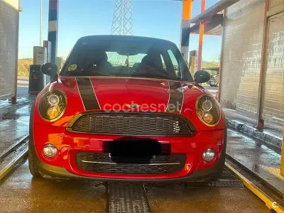 Usado Mini Cooper D 110 CV (80 kW) 2011 Rojo Utilitario