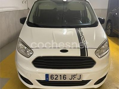 Usado Ford Tourneo Courier Trend 95 CV (69 kW) 2015 Blanco Monovolumen