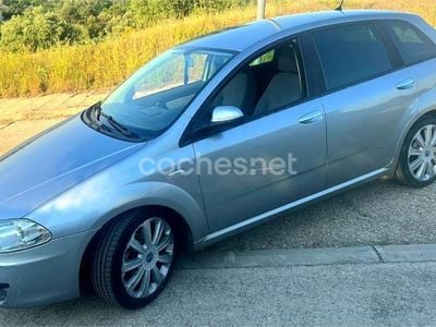 Azul Usado 2005 Fiat Croma Emotion Familiar | 4000 €
