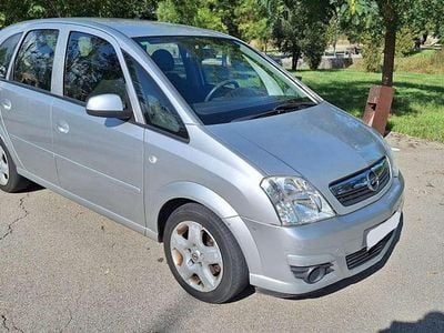 Usado Opel Meriva Enjoy 90 CV (66 kW) 2008 Plateado Monovolumen