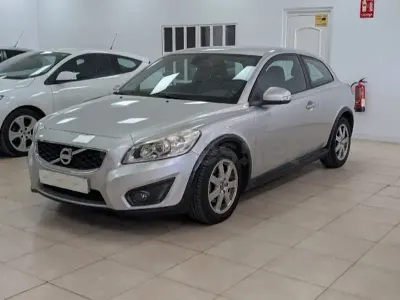 Käytetty Volvo C30 Momentum 145 HP (106 kW) 2010 Harmaa Viistoperä