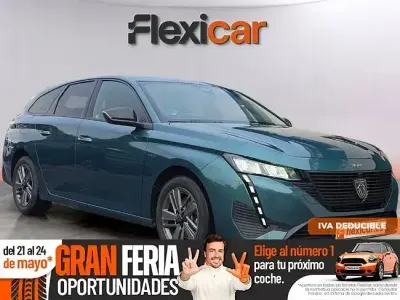 Usado Peugeot 308 Style 130 HP (95 kW) 2024 Verde Sedan
