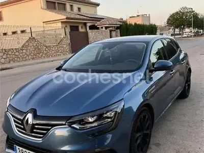 Usado Renault Mégane IV Zen 130 CV (95 kW) 2018 Azul Berlina