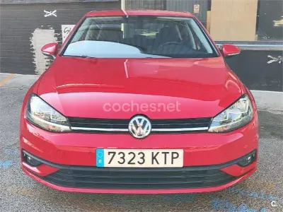 Usado VW Golf VII 115 CV (84 kW) 2019 Rojo Familiar