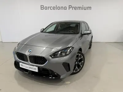 Usado BMW 118 Comfort Edition 150 CV (110 kW) 2025 Gris Utilitario