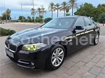 Usado BMW 520 Comfort Edition 184 CV (135 kW) 2013 Negro Familiar