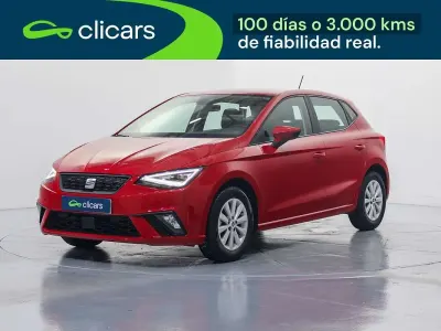 Usado Seat Ibiza Style 110 CV (80 kW) 2022 Rojo Utilitario