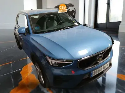Usado Volvo XC40 Core 163 HP (119 kW) 2023 Azul SUV