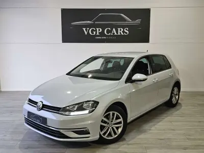 Käytetty VW Golf VII Advance 110 HP (80 kW) 2018 Valkoinen Viistoperä