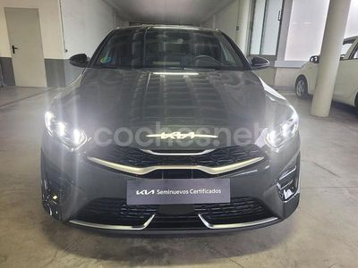 Gris / plata Usado 2024 Kia ProCeed GT-Line Familiar | 26.290 € (Precio justo)