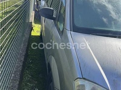 Gris / plata Usado 2004 Opel Meriva Enjoy Monovolumen | 800 €