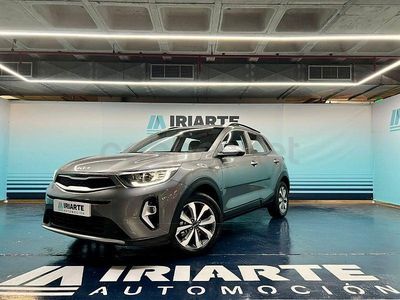 Usado Kia Stonic 84 CV (61 kW) 2023 Gris / plata SUV