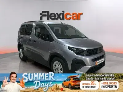 Usado Peugeot Rifter Allure 100 CV (73 kW) 2025 Gris Monovolumen