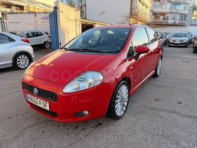Usado Fiat Grande Punto Sport 95 CV (69 kW) 2007 Rojo Utilitario