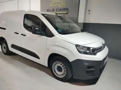 Usado Citroën Berlingo 102 CV (75 kW) 2020 Blanco Monovolumen
