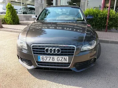 Usado Audi A4 136 CV (100 kW) 2010 Marrón Berlina