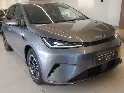 Nuevo BYD Dolphin Boost 155 kW (212 CV) 2026 Gris / plata Utilitario